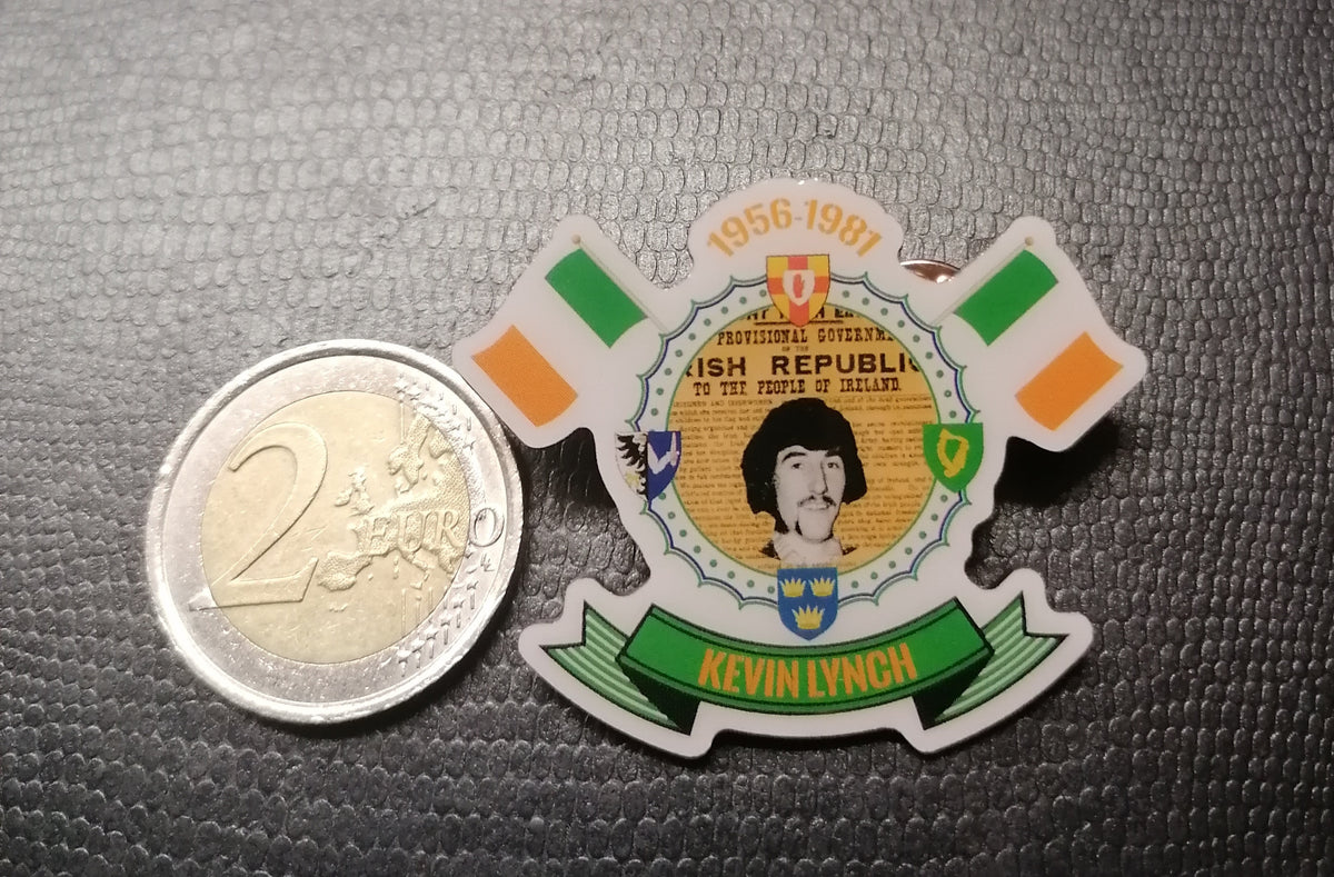 Tribute Badge to Irish Republican POWs held in the cages and the H Blocks of Long Kesh Tribute Badge to Irish Republican POWs held in the cages and the H Blocks of Long Kesh