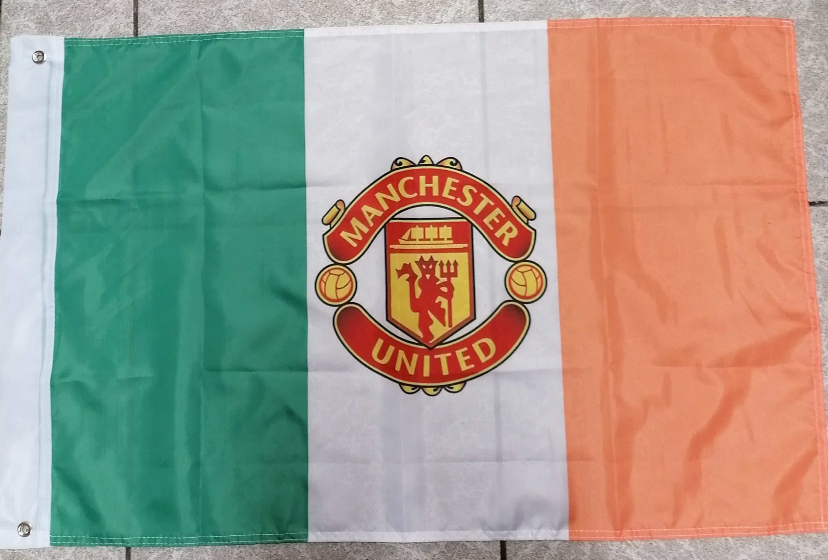 Manchester United Ireland flag 