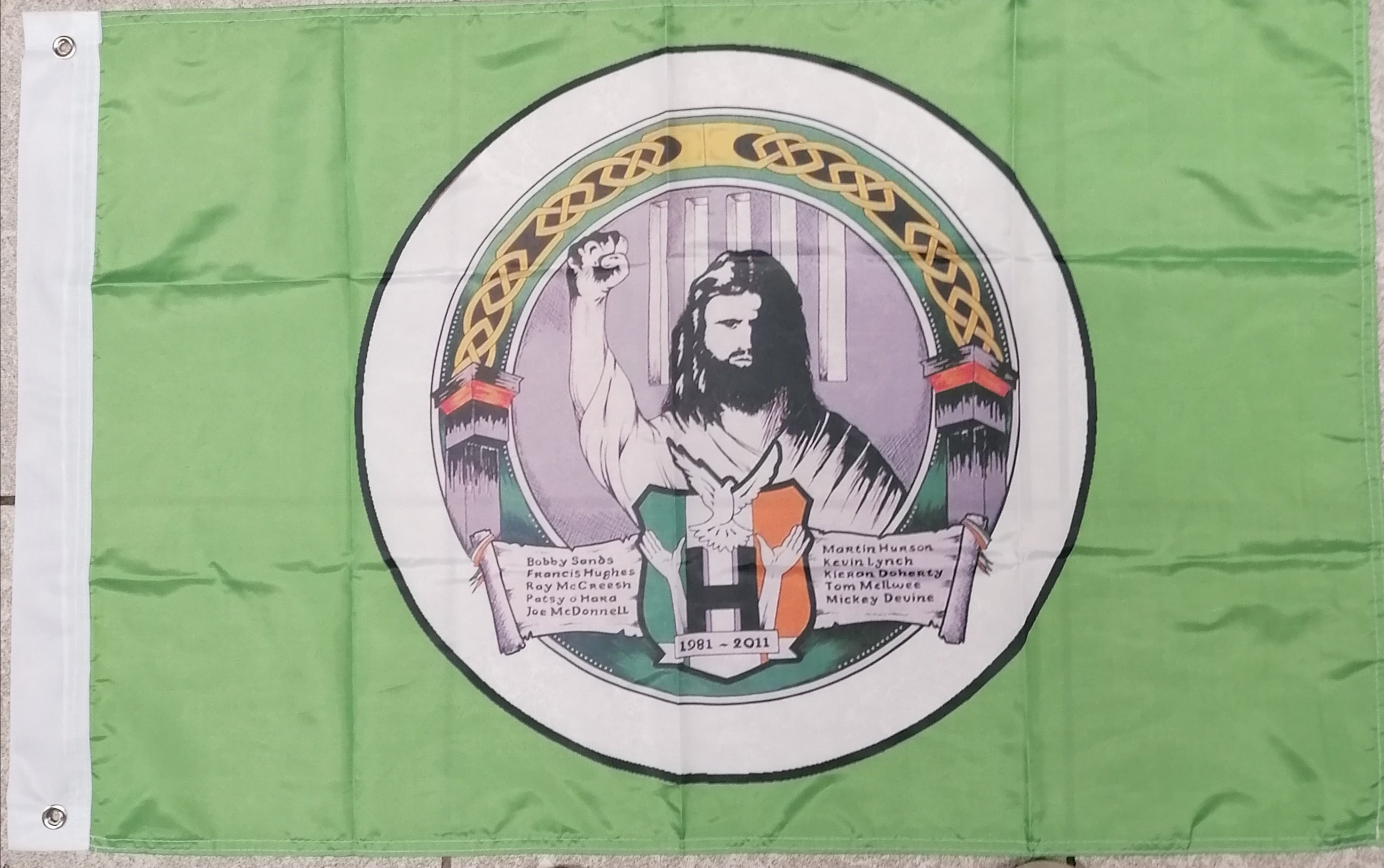 the blanket protest irish flag 1981